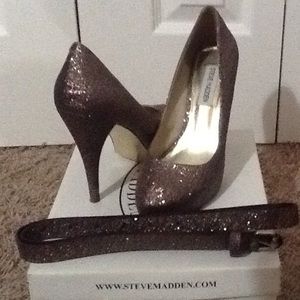 STEVE MADDEN Glitter Pumps